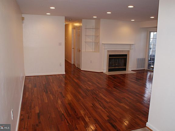 4th image of 9716 Lake Pointe Ct APT 203