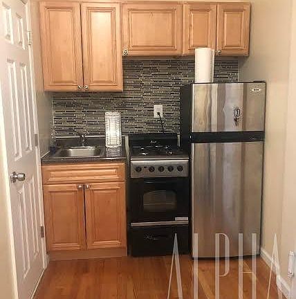 3rd image of 169 E 101st St APT 23