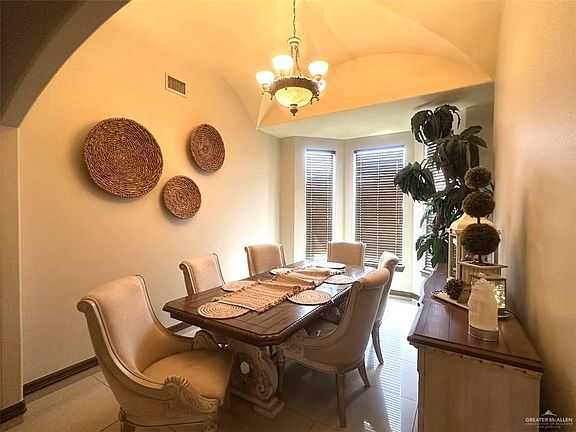 5th image of 1621 Cristobal Dr