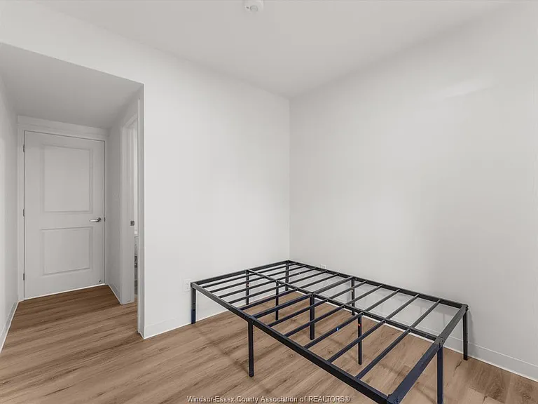 185 Randolph Pl — Photo 23