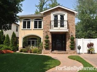 479 Oakdale St, Staten Island, NY 10312