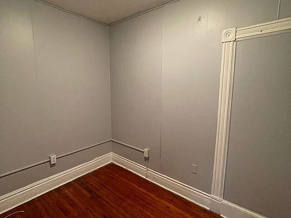 4th image of 52 Benkard Ave #2