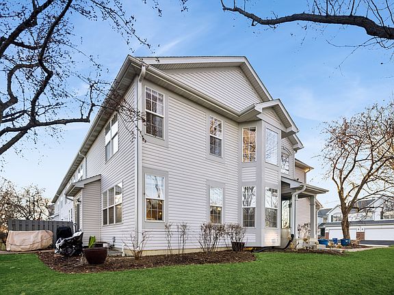 3rd image of 1301 Filly Ln