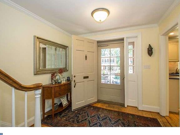 3rd image of 2115 W 17th St