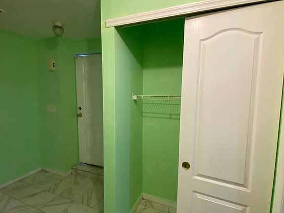 5th image of 118 Roswell Ave #1