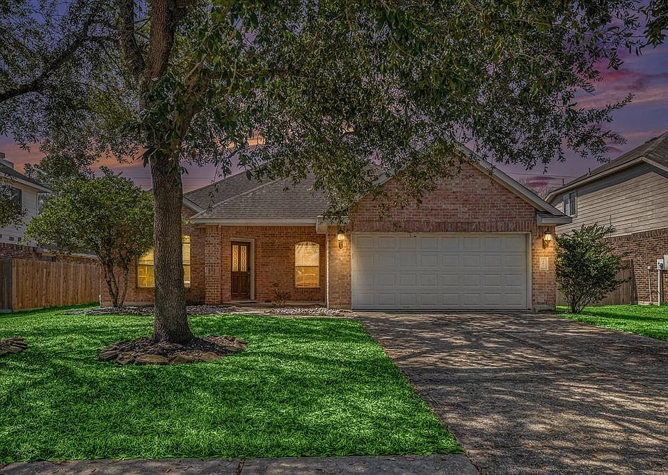 1st image of 307 Magnolia Way