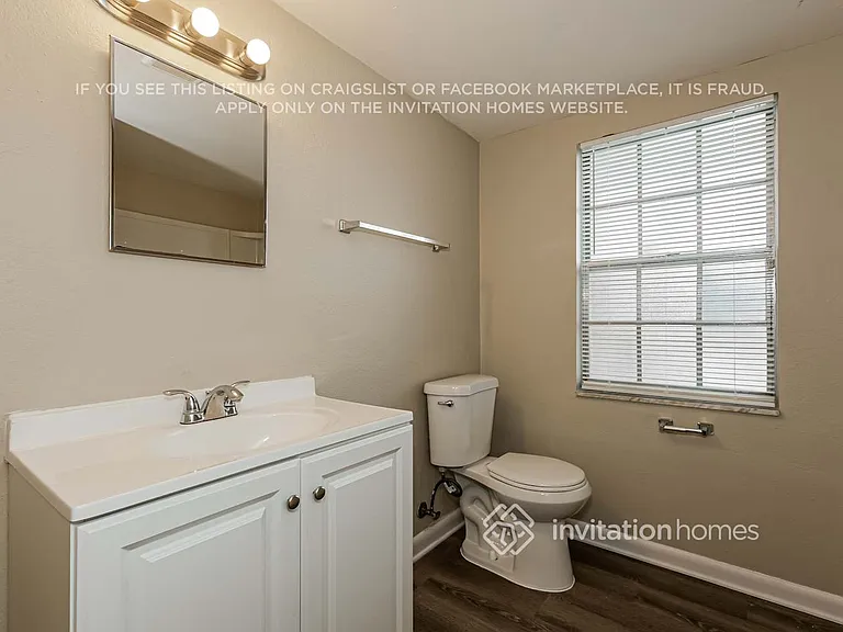 2314 Medford Ln — Photo 15