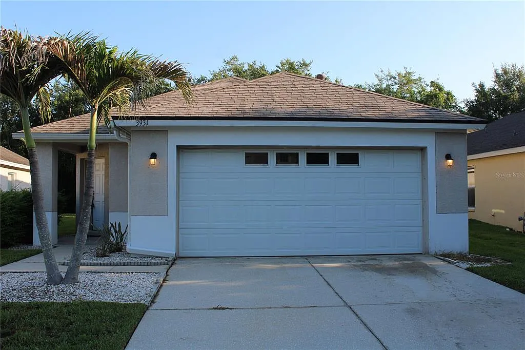 3 bed, 2.0 bath, 1250 sqft, $2,025 — Photo 1