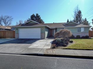 2502 Roberts Rd, Medford, OR 97504