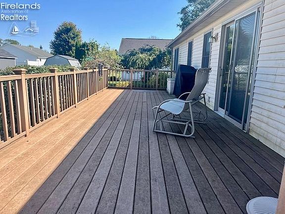3rd image of 18 Katlyn Dr