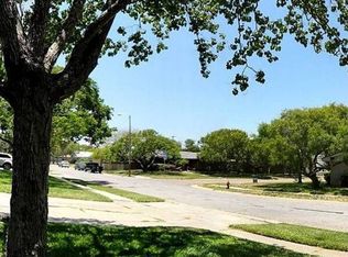 402 Frio Dr, Portland, TX 78374