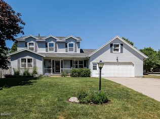 1851 Waterbury Dr SE, Kentwood, MI 49508