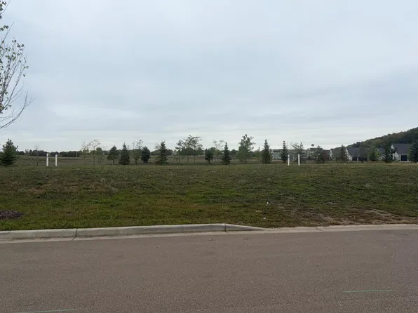 2467 Sydney Ln, Hudson, WI 54016