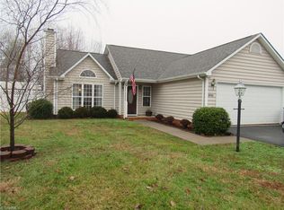 8992 Stamford Club Ct, Rural Hall, NC 27045