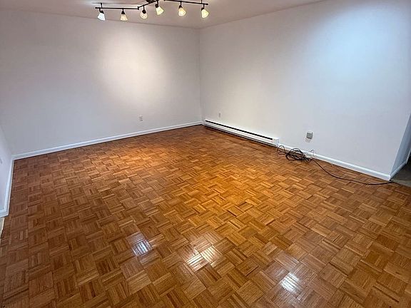 2nd image of 16 Rainbow Pond Dr APT A1