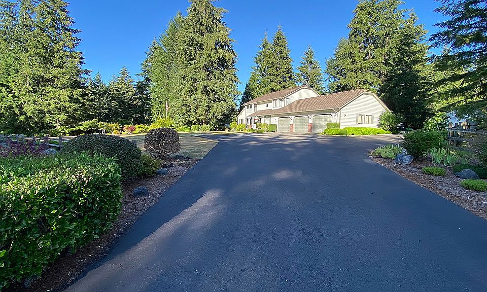 1st image of 4800 Foxtrail Dr NE