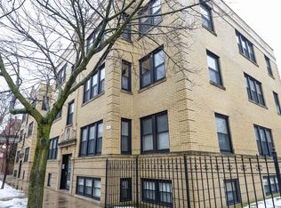 3422 N Racine Ave #2, Chicago, IL 60657
