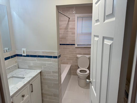 3rd image of 403 S Main St Unit E102