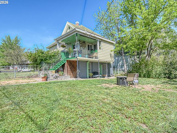 3rd image of 402/404 NW 7th St