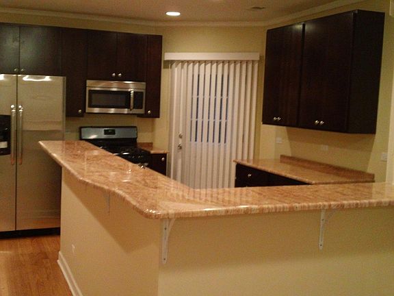 3rd image of 6321 N Washtenaw Ave APT 3