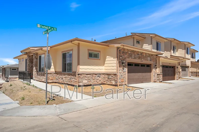 2 bed, 2.0 bath, 1519 sqft, $2,900 — Photo 2