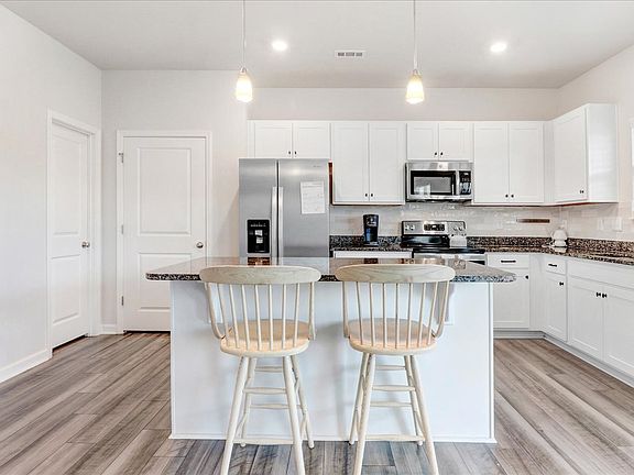 4th image of 13 Little Horse Ln