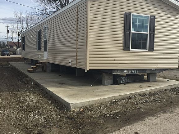 5th image of 33 Melissa Dr
