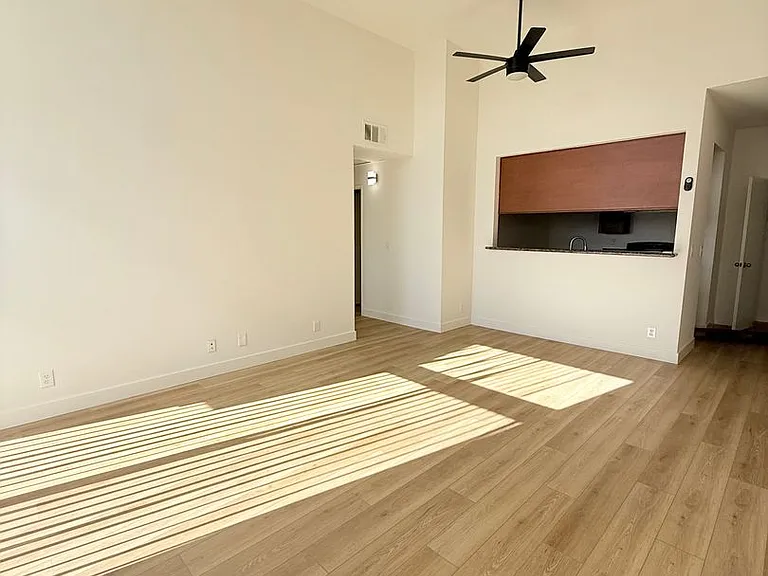 Perfectly situated 2 bedroom and 2 bathroom ! — Photo 45