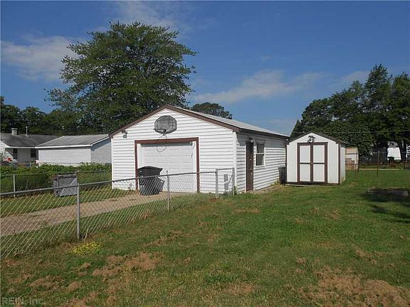 2nd image of 18 Twin Oaks Dr