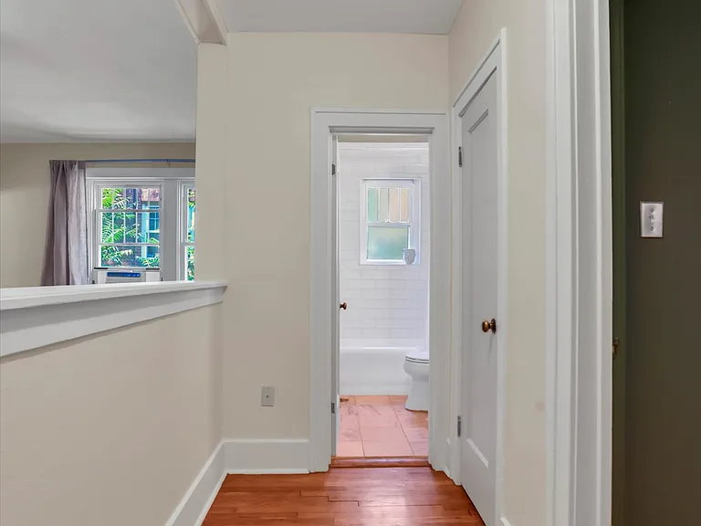 1275 N Clarkson St — Photo 14