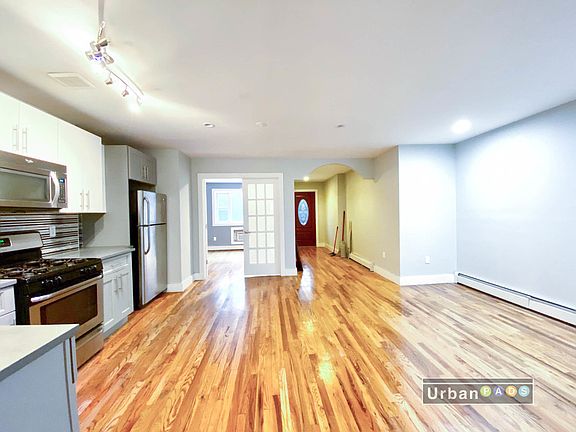 2nd image of 43 Irving Pl #D2