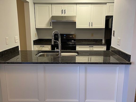 5th image of 1658 Park Row Dr