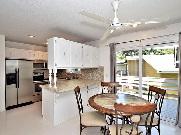 5th image of 7412 Meadowwood Dr N