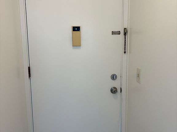 4th image of 711 Alder St APT E