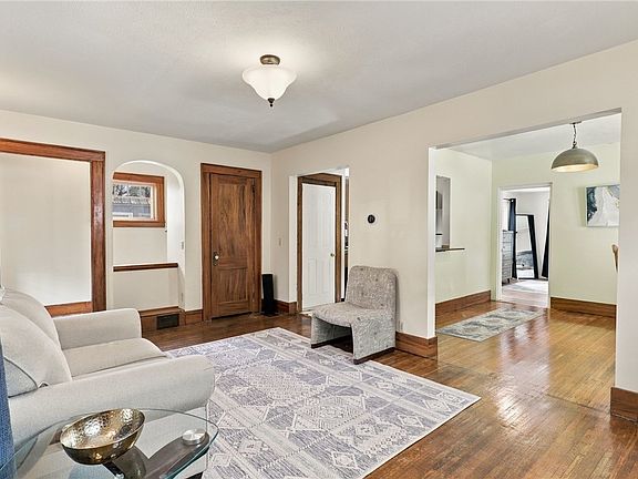 5th image of 295 Terrace Park