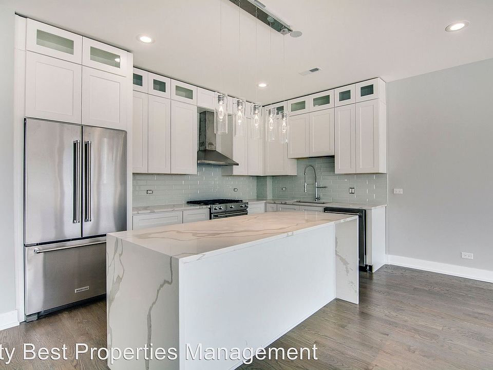 1st image of 1713 N Clybourn Ave #3