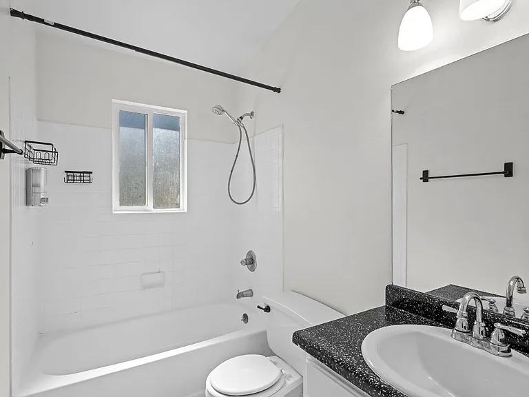 580 Upton Dr — Photo 18