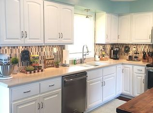 2516 Delaware Dr, Springfield, IL 62702