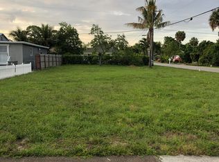 5633 Papaya Rd, West Palm Beach, FL 33413