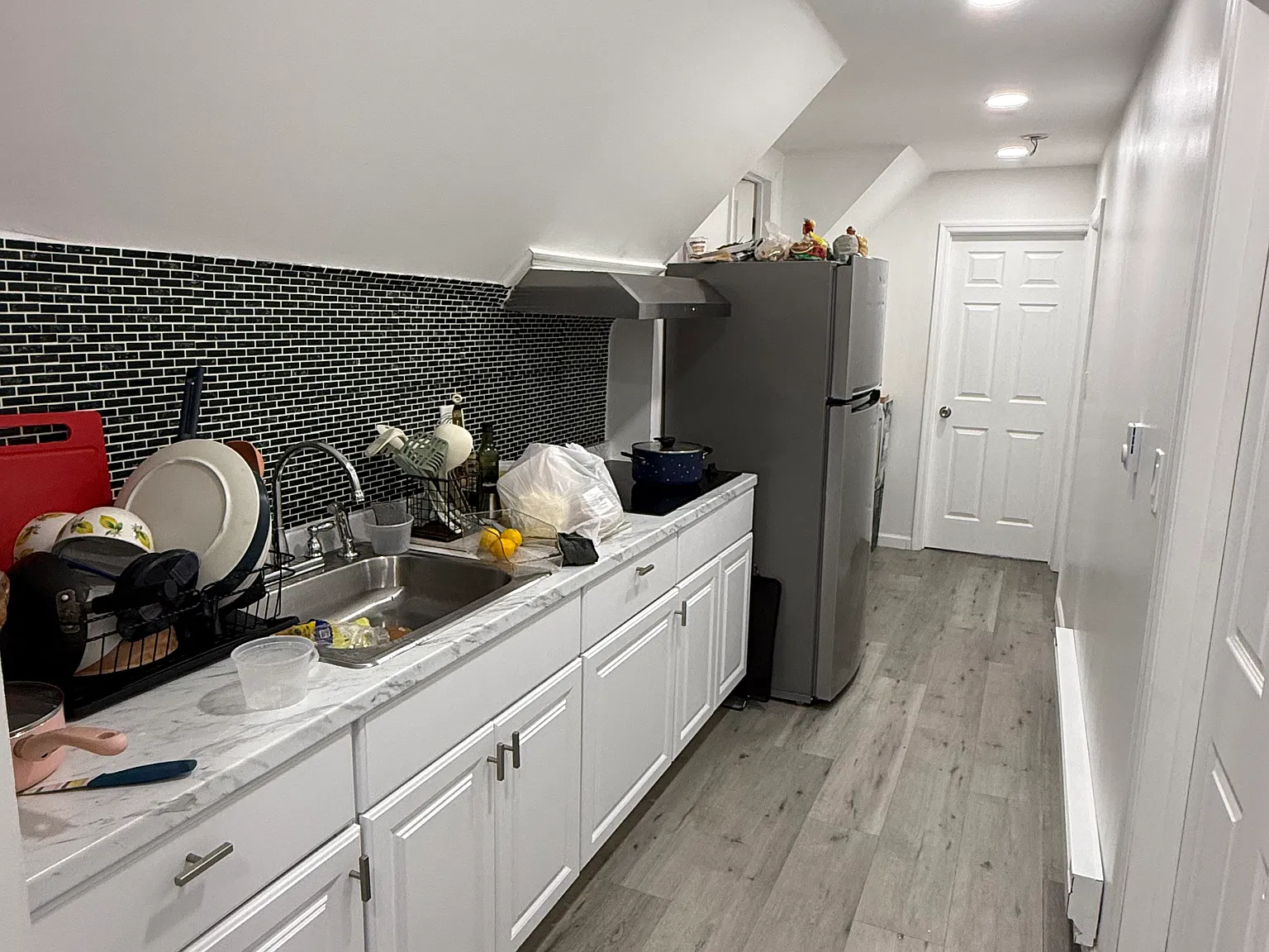 3 bed, 400 sqft, $2,500 — Photo 1