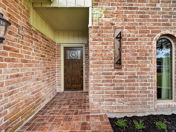 4th image of 4114 Nicklaus Ln