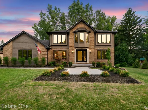 1683 Mark Hopkins Rd, Bloomfield Hills, MI 48302