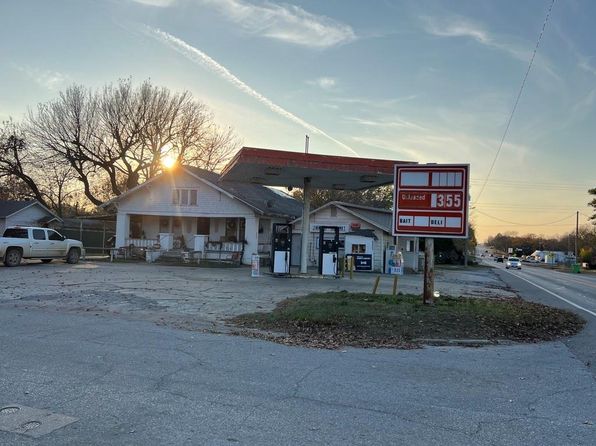 325 N 5th St, Okemah, OK 74859