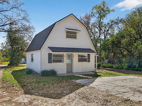 3rd image of 902 Two Houses Ln