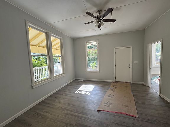 3rd image of 569 Kellogg St