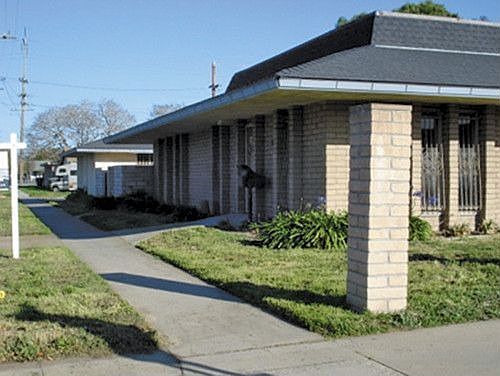 2nd image of 200 E College Ave