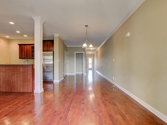 5th image of 420 Franklin St