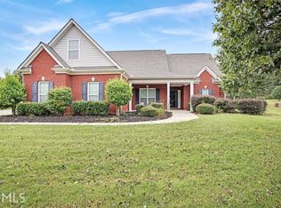 145 Hedgerow Trl, Fayetteville, GA 30214