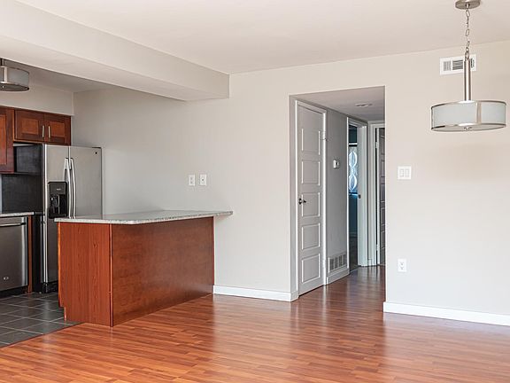 5th image of 1229 South St #1223C