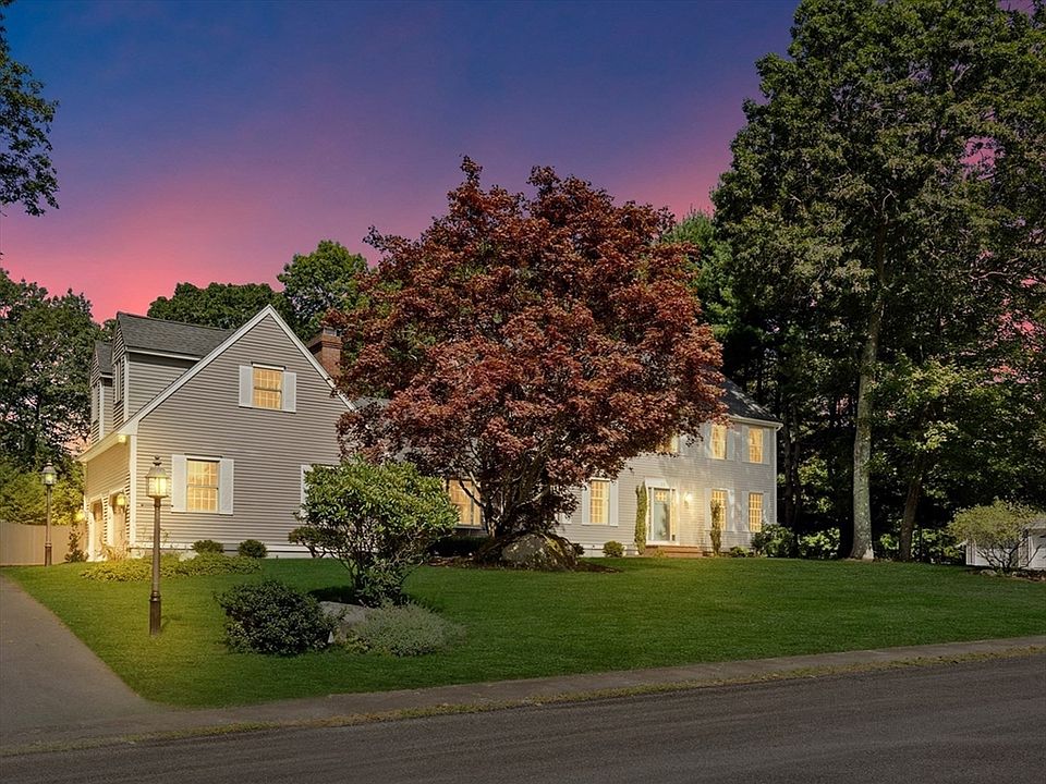 1st image of 15 Wenlock Cir